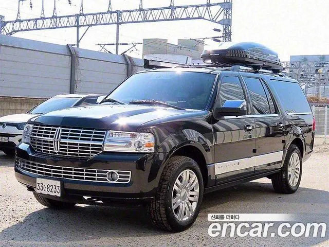 LINCOLN NAVIGATOR 2014