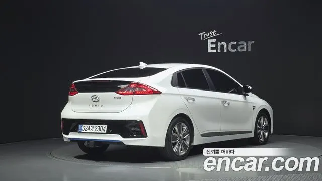 HYUNDAI IONIQ HYBRID 2016 — 184 649 км, белый, Корея — под ключ — фото 2