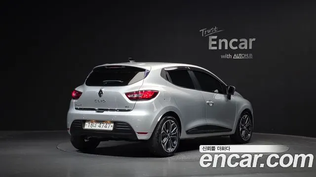 RENAULT KOREA CLIO 2018 — 54 814 км, серебристый, Корея — под ключ — фото 1