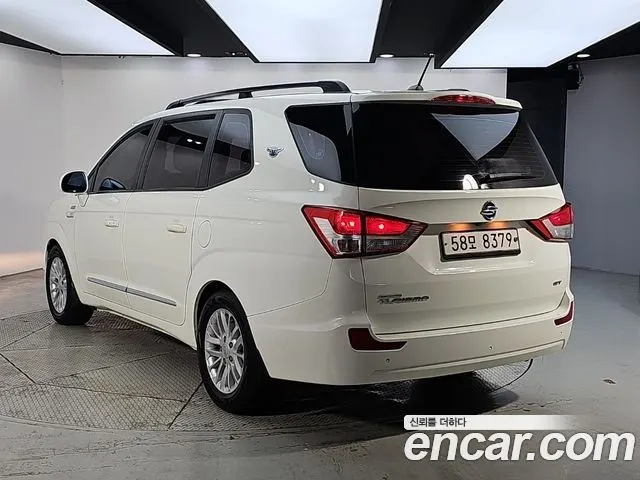 KGM KORANDO TURISMO 2014 — 166 000 км, белый, Корея — под ключ — фото 3