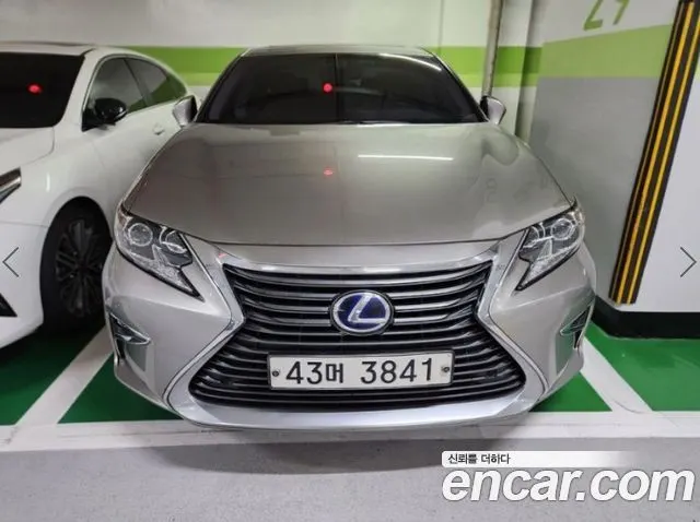 LEXUS ES300H 2018 — 163 783 км, серебристо-серый, Корея — под ключ — фото 1