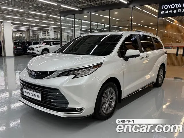 TOYOTA SIENNA 2025