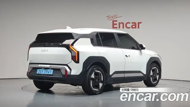 KIA EV3 2025