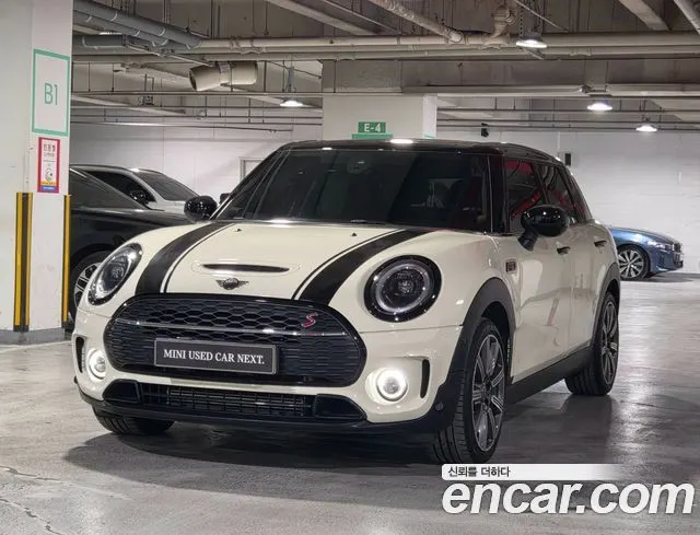 MINI COOPER S CLUBMAN 2023 — 35 663 км, белый-перламутр, Корея — под ключ — фото 1