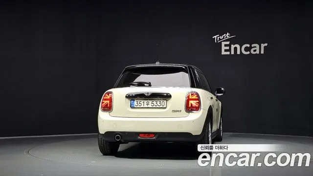 MINI COOPER 2019 — 83 056 км, белый-перламутр, Корея — под ключ — фото 4