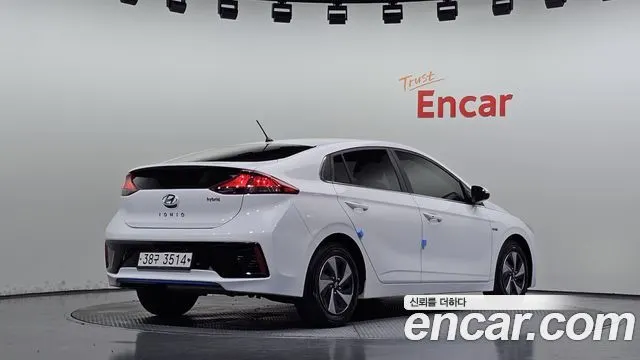HYUNDAI IONIQ HYBRID 2017 — 62 442 км, белый, Корея — под ключ — фото 2