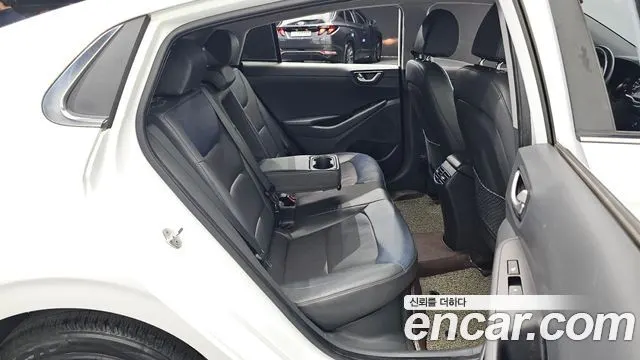 HYUNDAI IONIQ HYBRID 2017 — 62 442 км, белый, Корея — под ключ — фото 12
