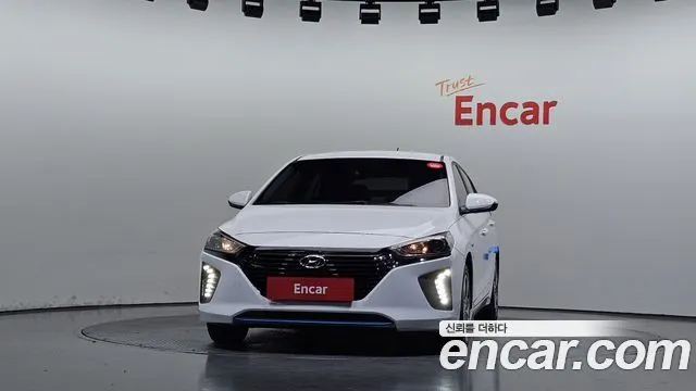 HYUNDAI IONIQ HYBRID 2017 — 62 442 км, белый, Корея — под ключ — фото 3