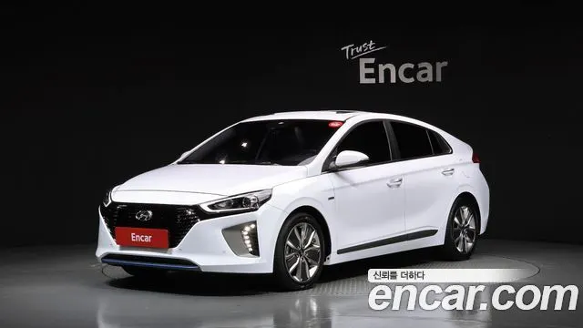 HYUNDAI IONIQ HYBRID 2016 — 78 857 км, белый, Корея — под ключ — фото 1