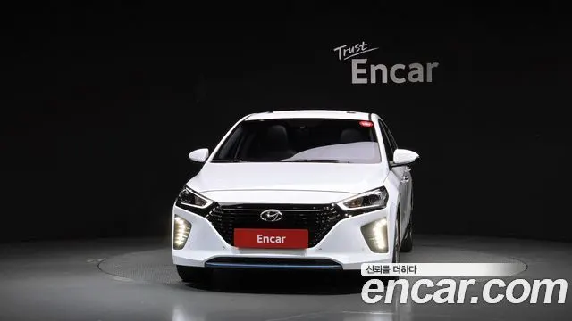HYUNDAI IONIQ HYBRID 2016 — 78 857 км, белый, Корея — под ключ — фото 3