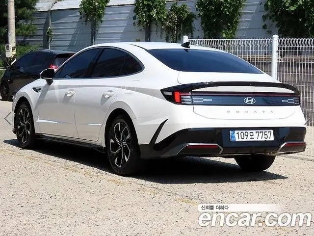 HYUNDAI SONATA 2024 — 70 922 км, Корея — под ключ — фото 3
