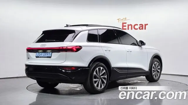 AUDI Q6 E-TRON 2025