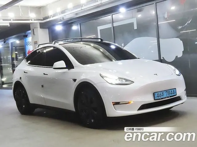 TESLA MODEL Y 2022 — 53 670 км, белый, Корея — под ключ — фото 1