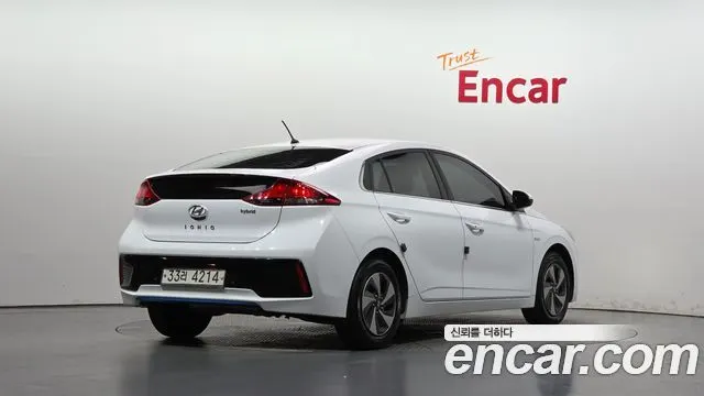 HYUNDAI IONIQ HYBRID 2018 — 164 990 км, белый, Корея — под ключ — фото 2