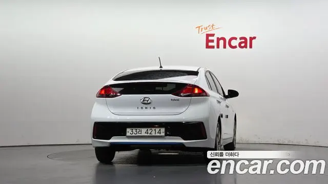 HYUNDAI IONIQ HYBRID 2018 — 164 990 км, белый, Корея — под ключ — фото 4