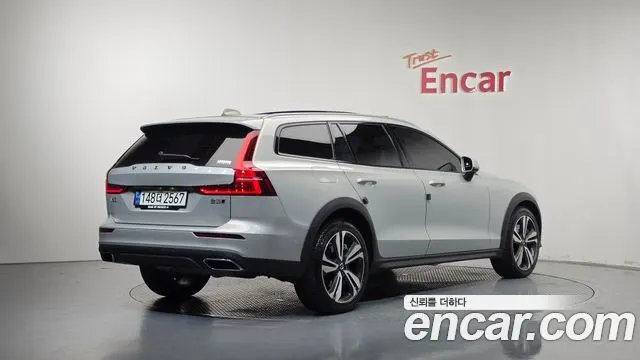 VOLVO V60 CROSS COUNTRY 2021