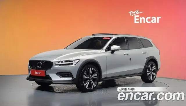 VOLVO V60 CROSS COUNTRY 2021 — 44 667 км, серебристый, Корея — под ключ — фото 2