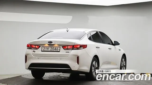 KIA K5 HYBRID 2018 — 99 769 км, белый, Корея — под ключ — фото 2