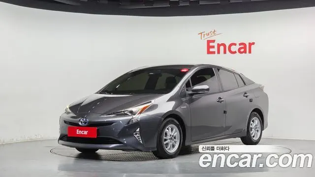 TOYOTA PRIUS 2017