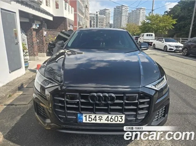 AUDI Q8 2022