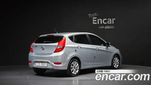 HYUNDAI ACCENT 2015