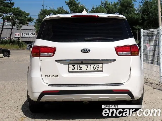 KIA CARNIVAL 2015 — 239 739 км, белый, Корея — под ключ — фото 4