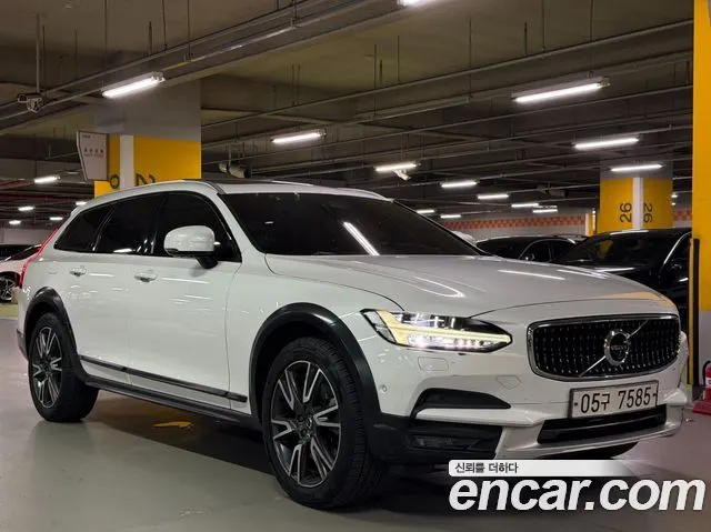 VOLVO V90 CROSS COUNTRY 2018 — 60 348 км, белый, Корея — под ключ — фото 12