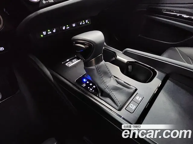 LEXUS ES300H 2023 — 30 620 км, светло-золотистый, Корея — под ключ — фото 9