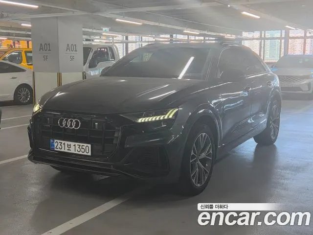 AUDI Q8 2022