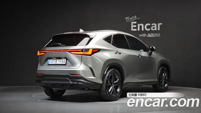LEXUS NX350H 2025 — 43 998 км, серебристый, Корея — под ключ — фото 1