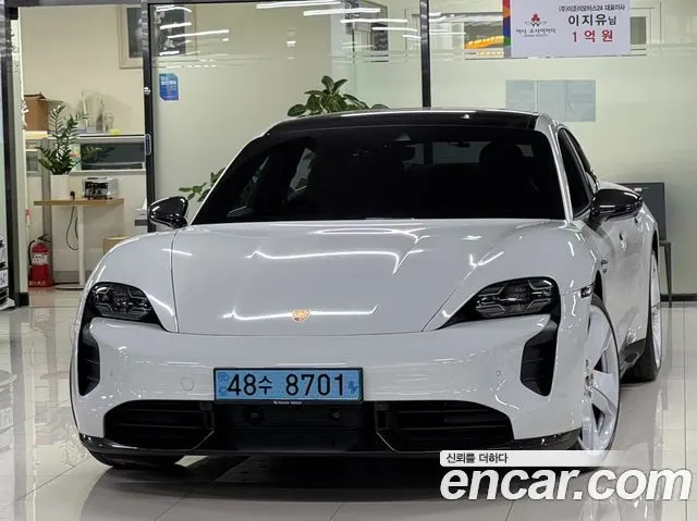 PORSCHE TAYCAN 2020