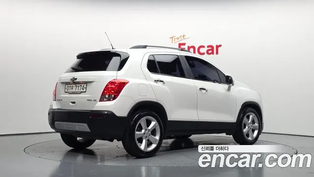 CHEVROLET TRAX 2016 — 153 224 км, белый, Корея — под ключ — фото 1