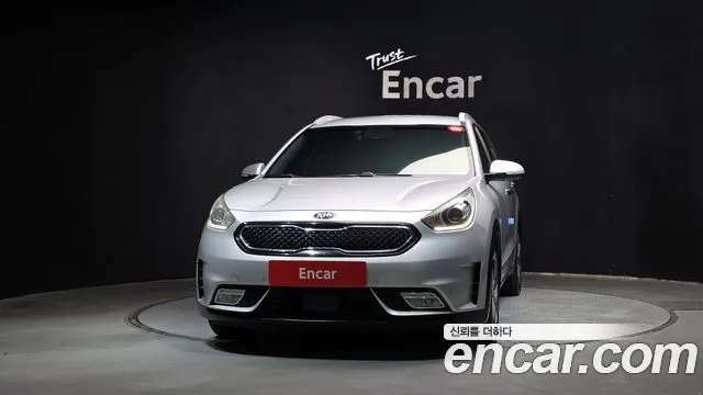 KIA NIRO 2017 — 241 143 км, серебристо-серый, Корея — под ключ — фото 3