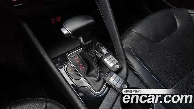 KIA NIRO 2017 — 241 143 км, серебристо-серый, Корея — под ключ — фото 9