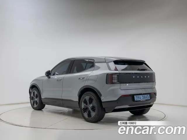VOLVO EX30 CROSS 2026 — 13 902 км, серебристо-серый, Корея — под ключ — фото 2
