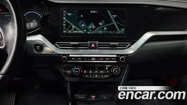 KIA NIRO 2022 — 60 915 км, серебристо-серый, Корея — под ключ — фото 12