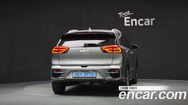 KIA NIRO 2022 — 60 915 км, серебристо-серый, Корея — под ключ — фото 4