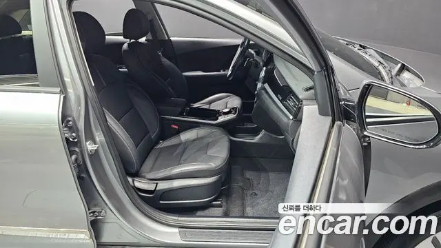 KIA NIRO 2022 — 60 915 км, серебристо-серый, Корея — под ключ — фото 10