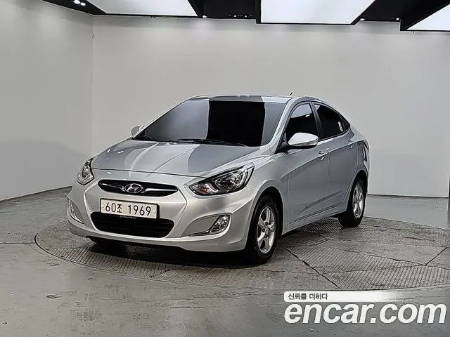 HYUNDAI ACCENT 2011