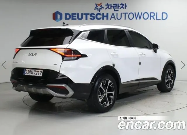 KIA SPORTAGE HYBRID 2023 — 154 250 км, белый, Корея — под ключ — фото 3