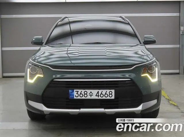 KIA NIRO 2022 — 100 505 км, тёмно-зелёный, Корея — под ключ — фото 2