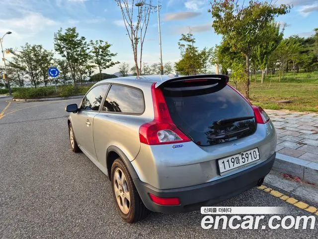 VOLVO C30 2009 — 95 000 км, серебристо-серый, Корея — под ключ — фото 2