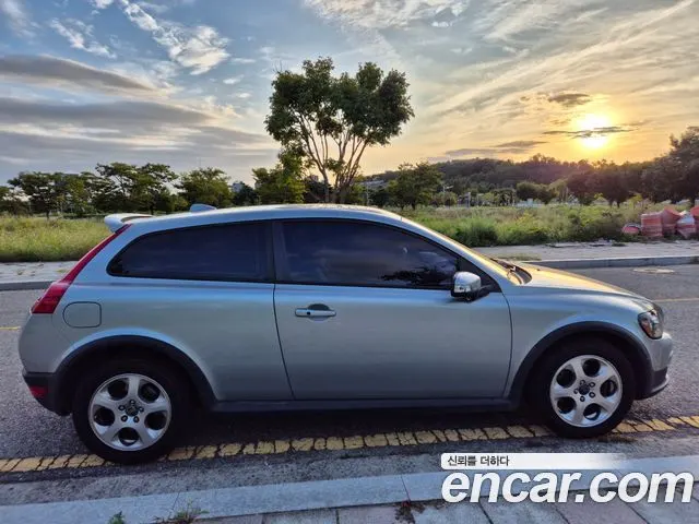 VOLVO C30 2009 — 95 000 км, серебристо-серый, Корея — под ключ — фото 5