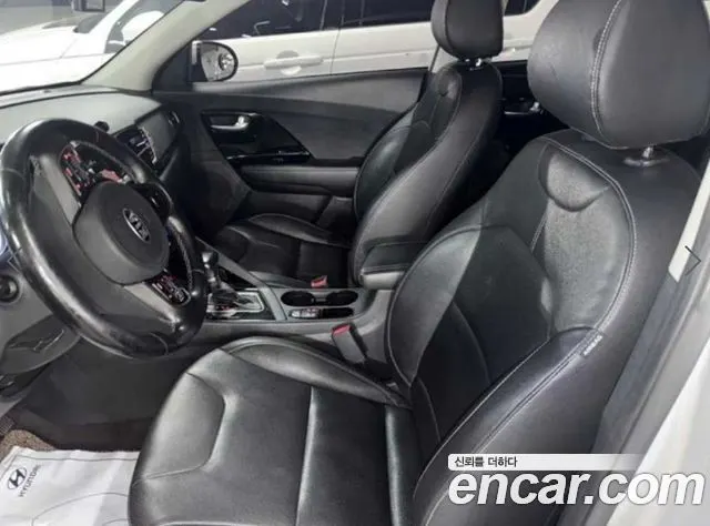 KIA NIRO 2017 — 207 673 км, серебристо-серый, Корея — под ключ — фото 6