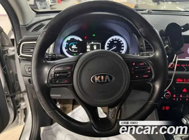 KIA NIRO 2017 — 207 673 км, серебристо-серый, Корея — под ключ — фото 8