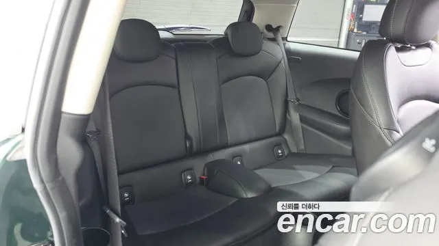 MINI COOPER D 2018 — 81 086 км, тёмно-зелёный, Корея — под ключ — фото 12
