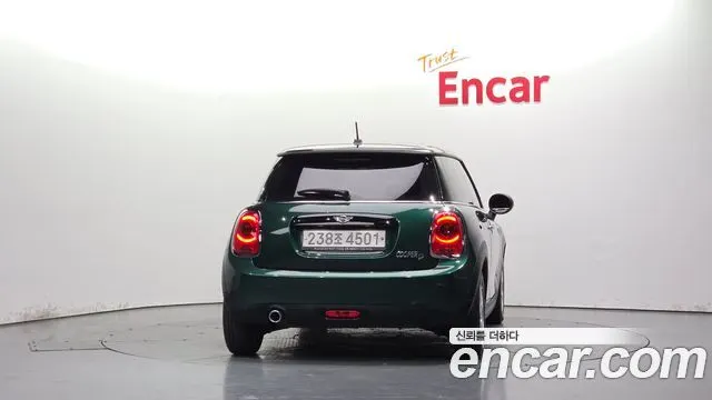MINI COOPER D 2018 — 81 086 км, тёмно-зелёный, Корея — под ключ — фото 4