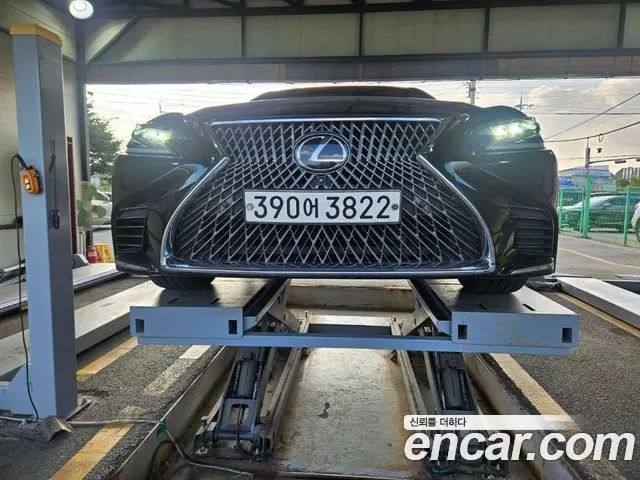 LEXUS LS500 2019