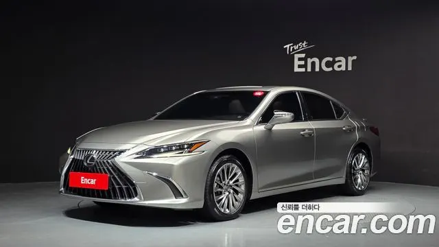 LEXUS ES300H 2025