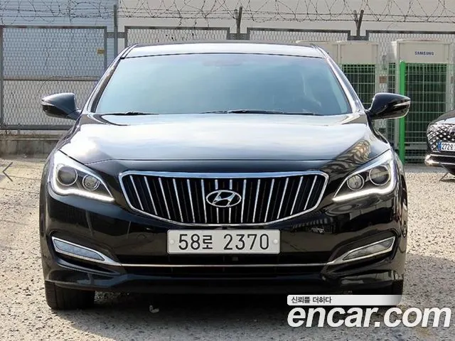 HYUNDAI ASLAN 2015 — 220 115 км, чёрный, Корея — под ключ — фото 1